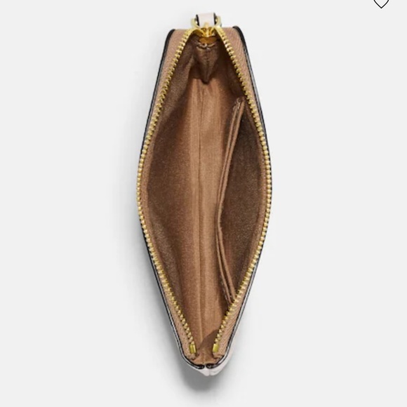 Coach Corner Zip Wristlet With Spaced Floral Field Print
IM/Chalk Multi - Picture 2 of 16